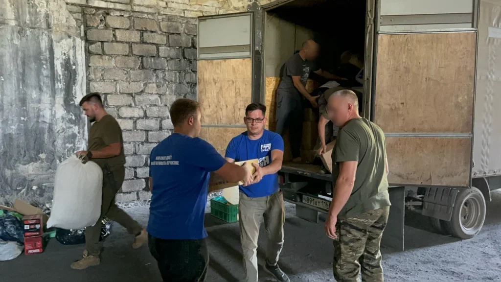 Молодогвардейцы Татарстана передали гумпомощь бойцам в зону СВО