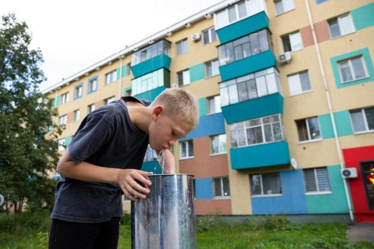 В Альметьевске на бульваре Р. Фахретдина установили новые питьевые фонтанчики в рамках нацпроекта