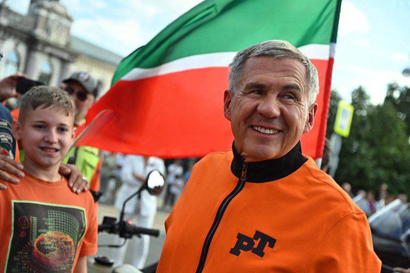 Минниханов принял участие в мотопробеге «Два Кремля»