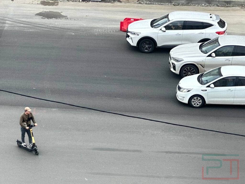 Чужие среди своих: самокатчики в Казани достали пешеходов и автомобилистов