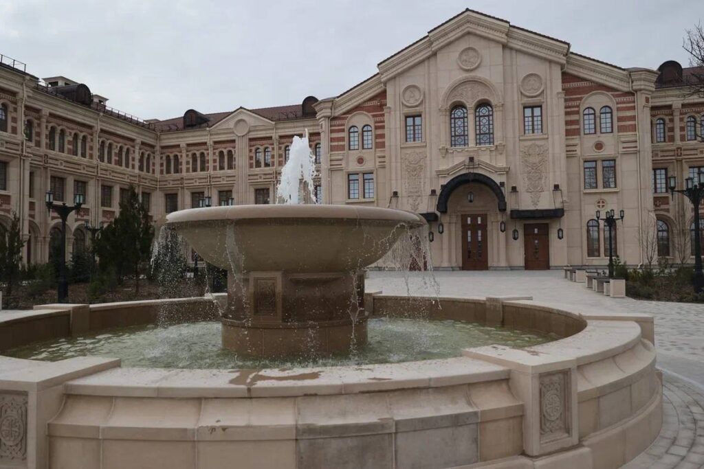 Минниханов посетил историко-археологический парк Новый Херсонес в Севастополе