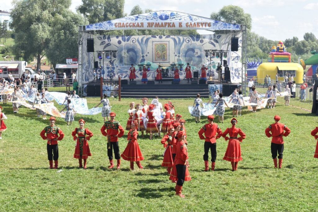 Минниханов пригласил татарстанцев посетить Спасскую ярмарку