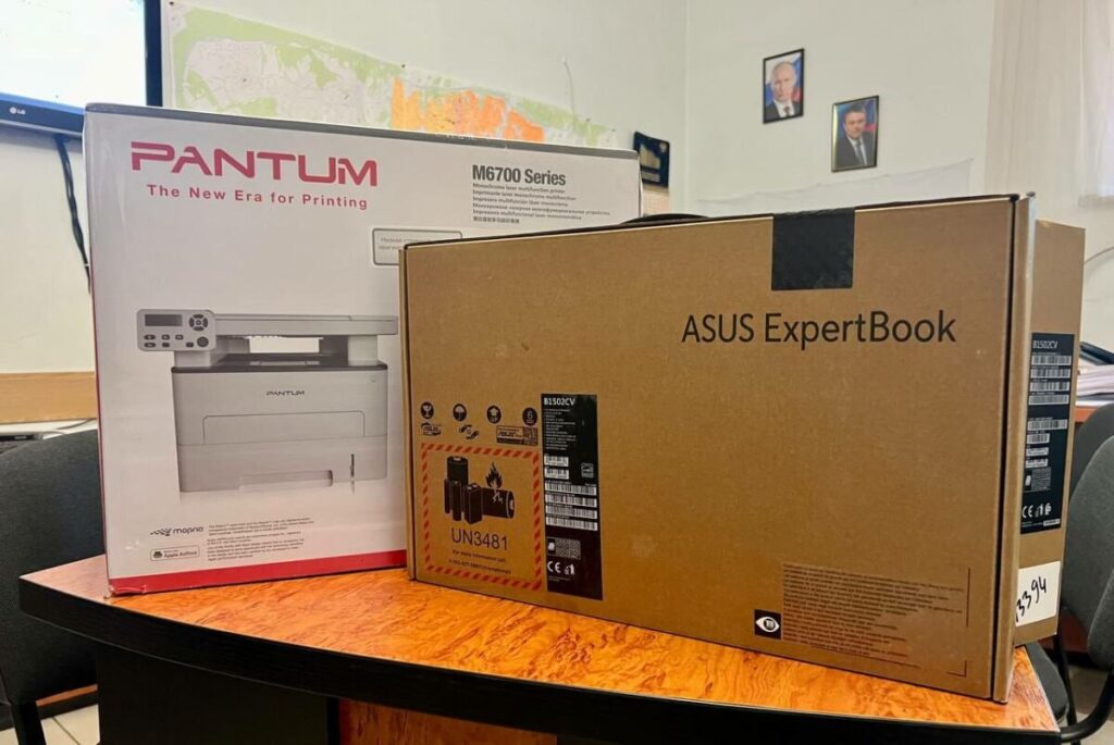 Вице-премьер Татарстана передал оргтехнику администрации Лисичанска