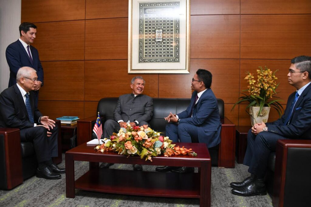 Минниханов в Куала-Лумпуре ознакомился с опытом Малайзии по развитию халяль-индустрии