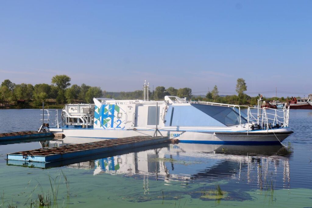 Первое в России судно на водороде спустили на воду в Зеленодольске