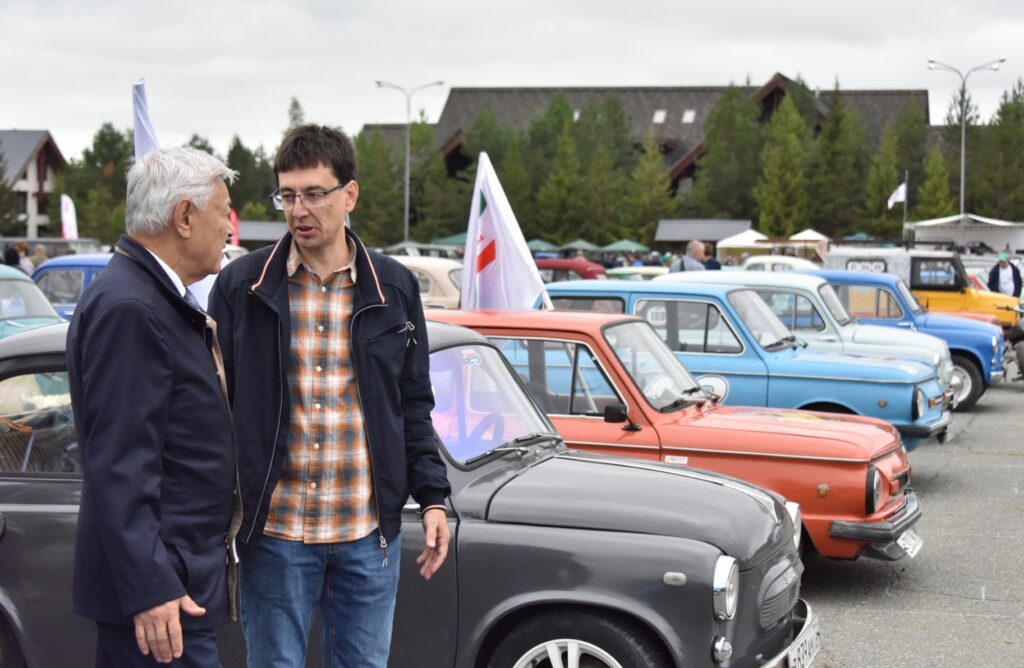 Мухаметшин открыл фестиваль исторической автомототехники под Казанью