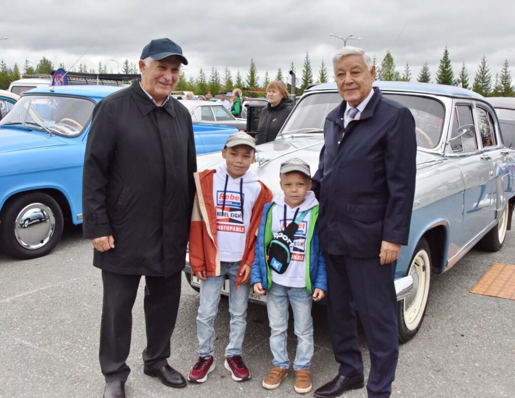 Мухаметшин открыл фестиваль исторической автомототехники под Казанью