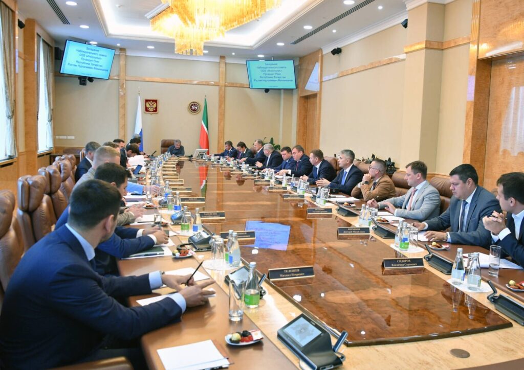 Минниханов провел заседание наблюдательного совета ОЭЗ «Иннополис»