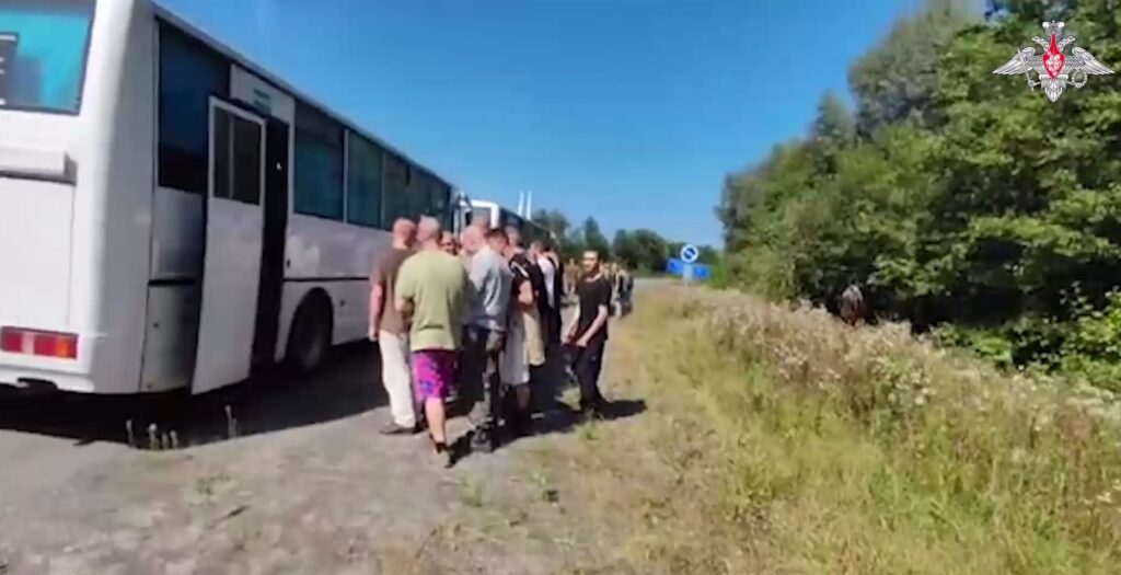 Россия вернула из украинского плена 115 военных, захваченных в Курской области