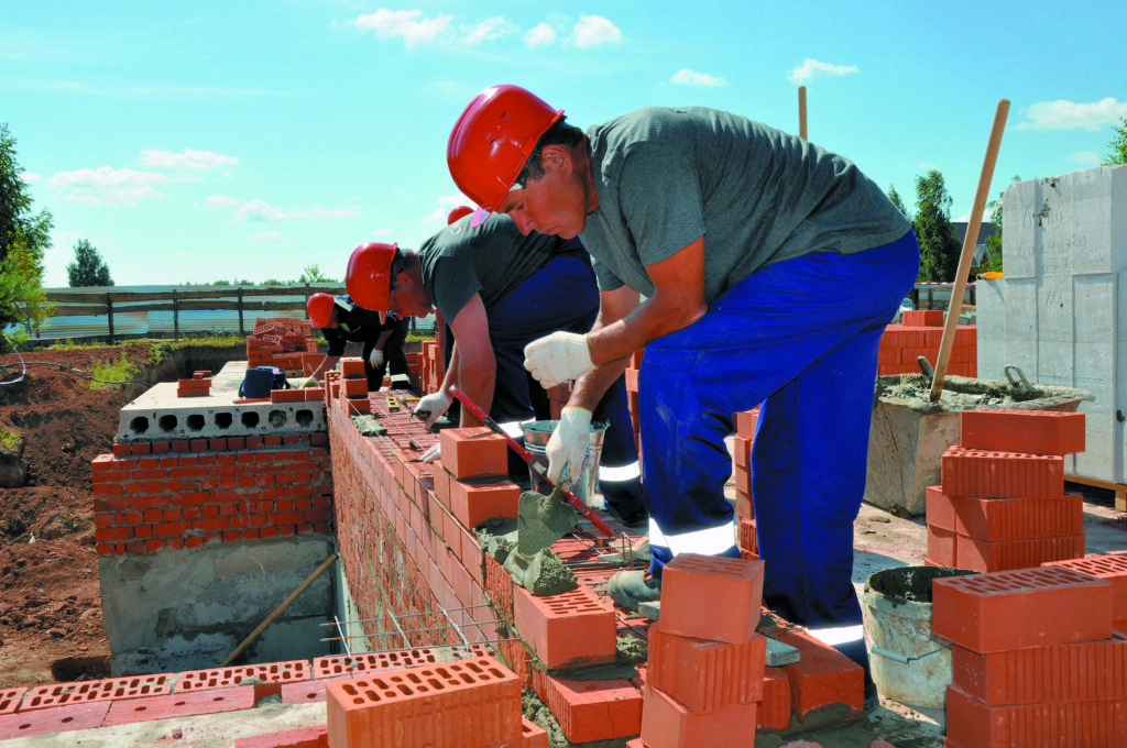 «Продажи упали, но строить меньше не будем»: глава Минстроя РТ – о жилье, ипотеке и мигрантах