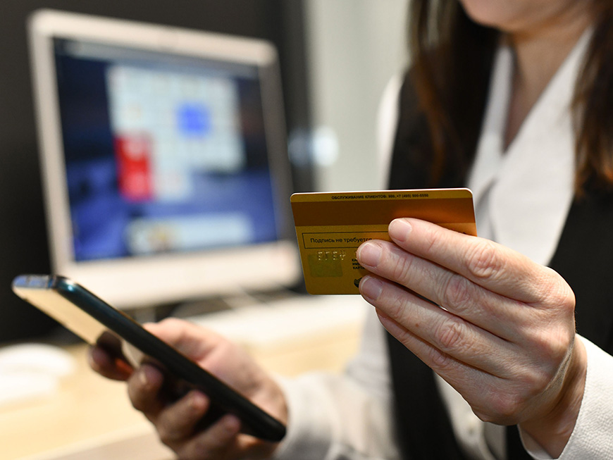 «Бери кредит, а то хуже будет!»: аферисты грабят жителей Татарстана, а банки им потакают