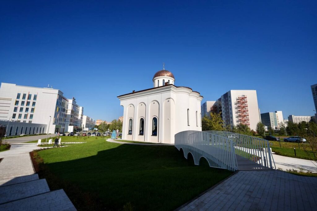 Митрополит Кирилл освятил новый храм комплекса «Тихий сад» в ДРКБ