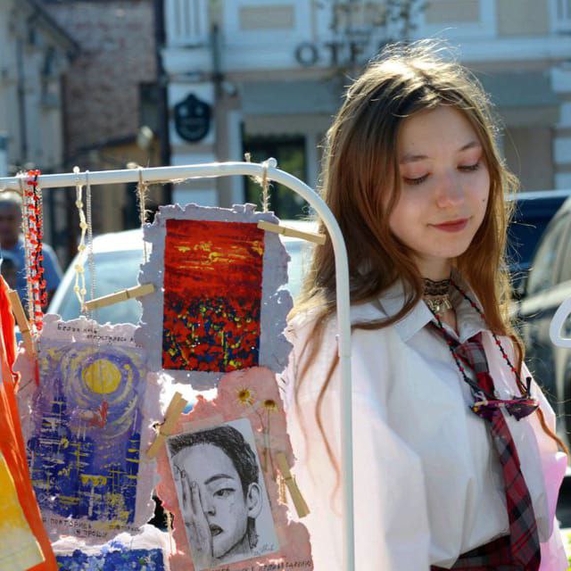 И бутылка превращается… в вазу: как казанцы зарабатывают на мусоре