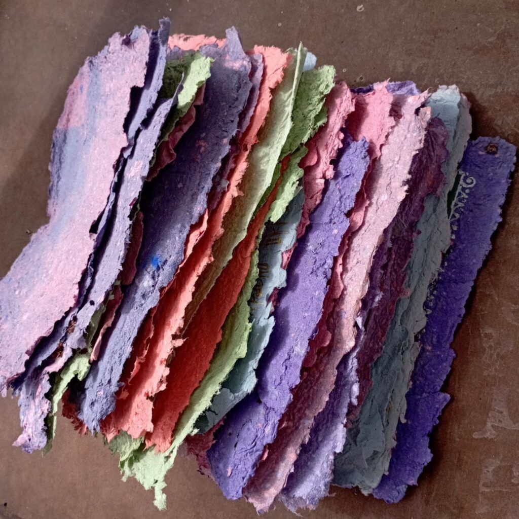 И бутылка превращается… в вазу: как казанцы зарабатывают на мусоре