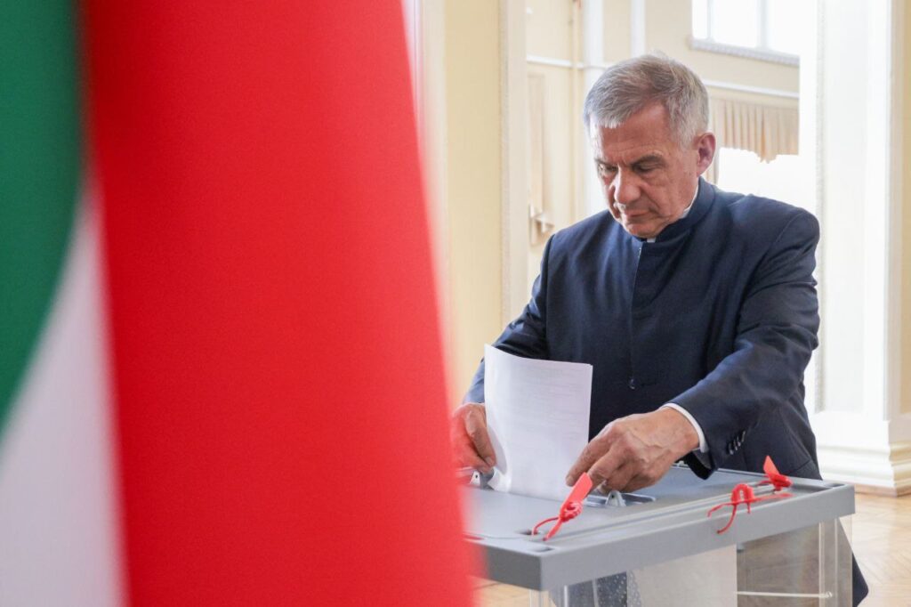 Минниханов поблагодарил татарстанцев за активное участие в выборах