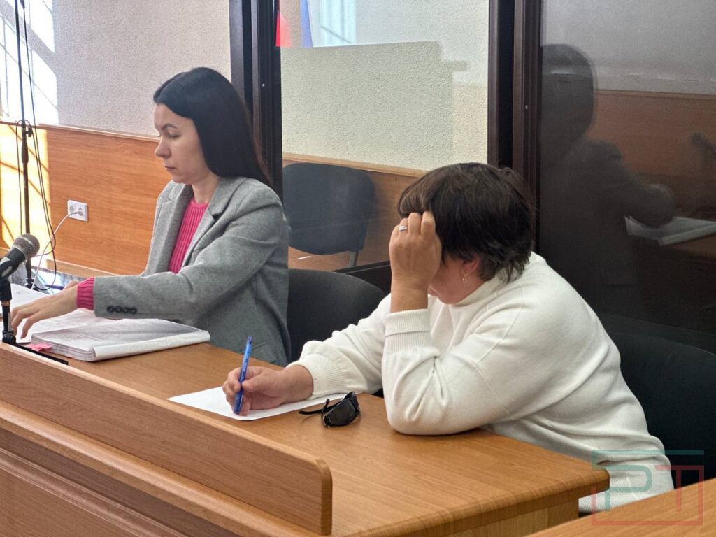 «Неделю пролежал под капельницей»: экс-заведующую столовой в Казани судят за запеканку с сальмонеллой