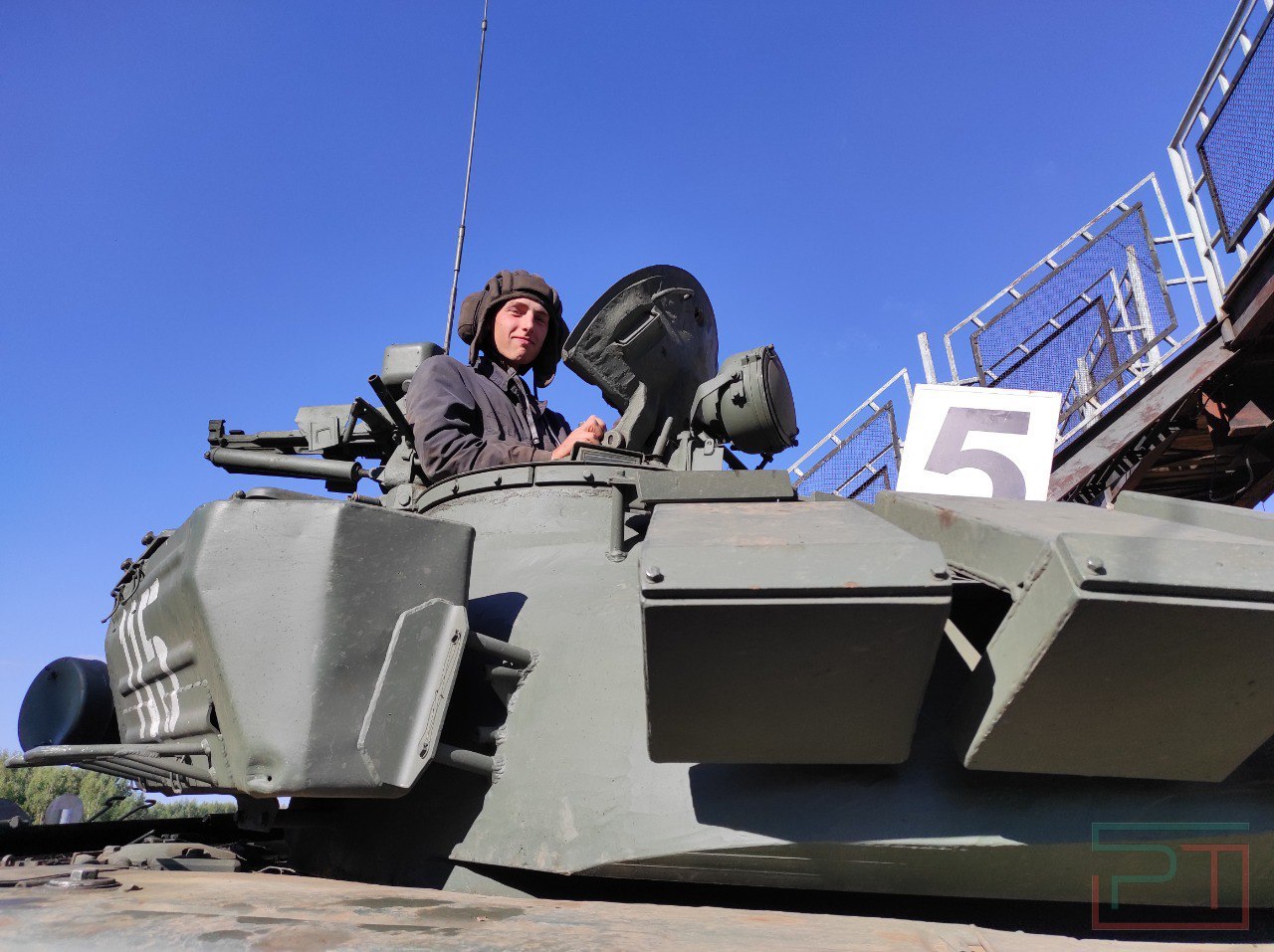 «Боевая машина дала больше, чем могла»: Минобороны РФ показало, как в Казани готовят танкистов