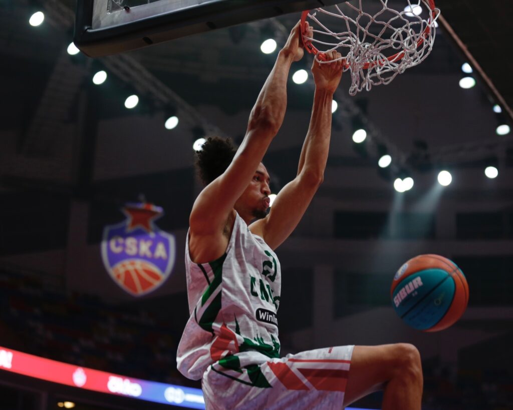 УНИКС проиграл ЦСКА в матче открытия сезона