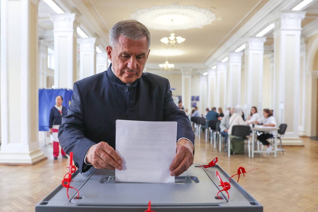 Минниханов проголосовал на выборах депутатов Госсовета Татарстана