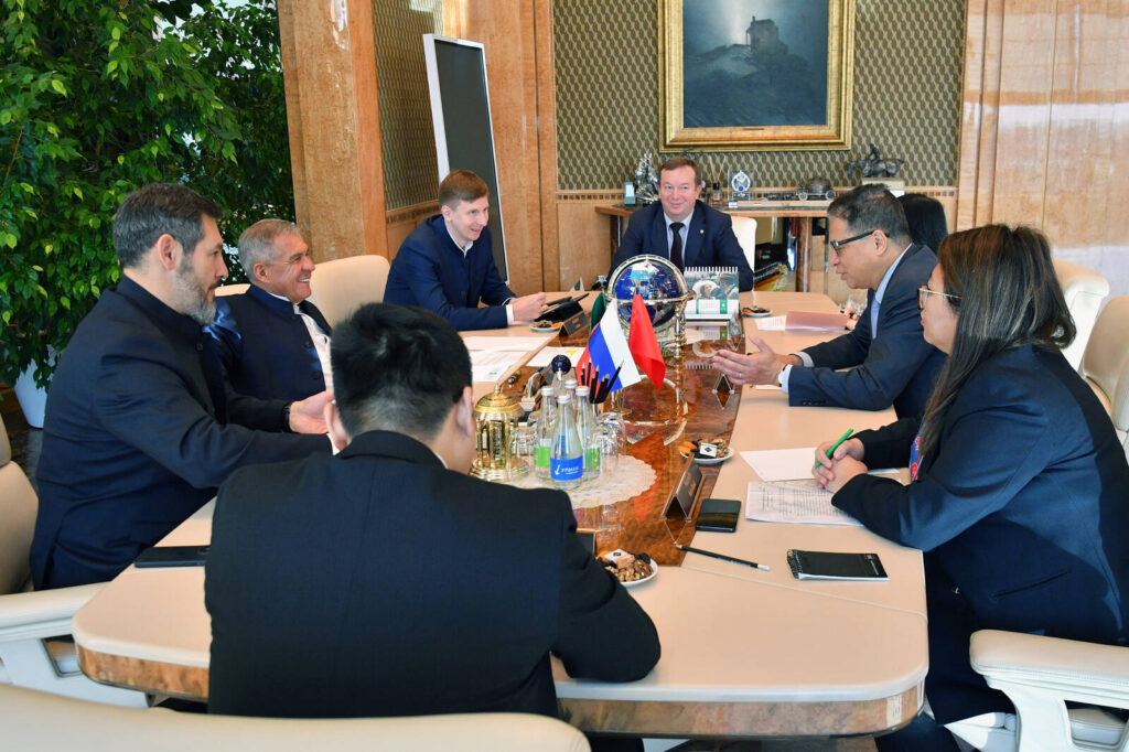 Раис Татарстана встретился с Чрезвычайным и Полномочным Послом Вьетнама