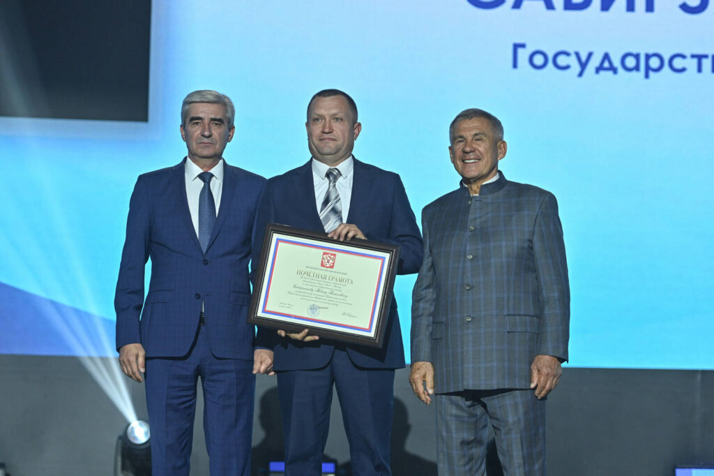 Минниханов поздравил сотрудников Ростехнадздора с 70-летием Приволжского управления службы