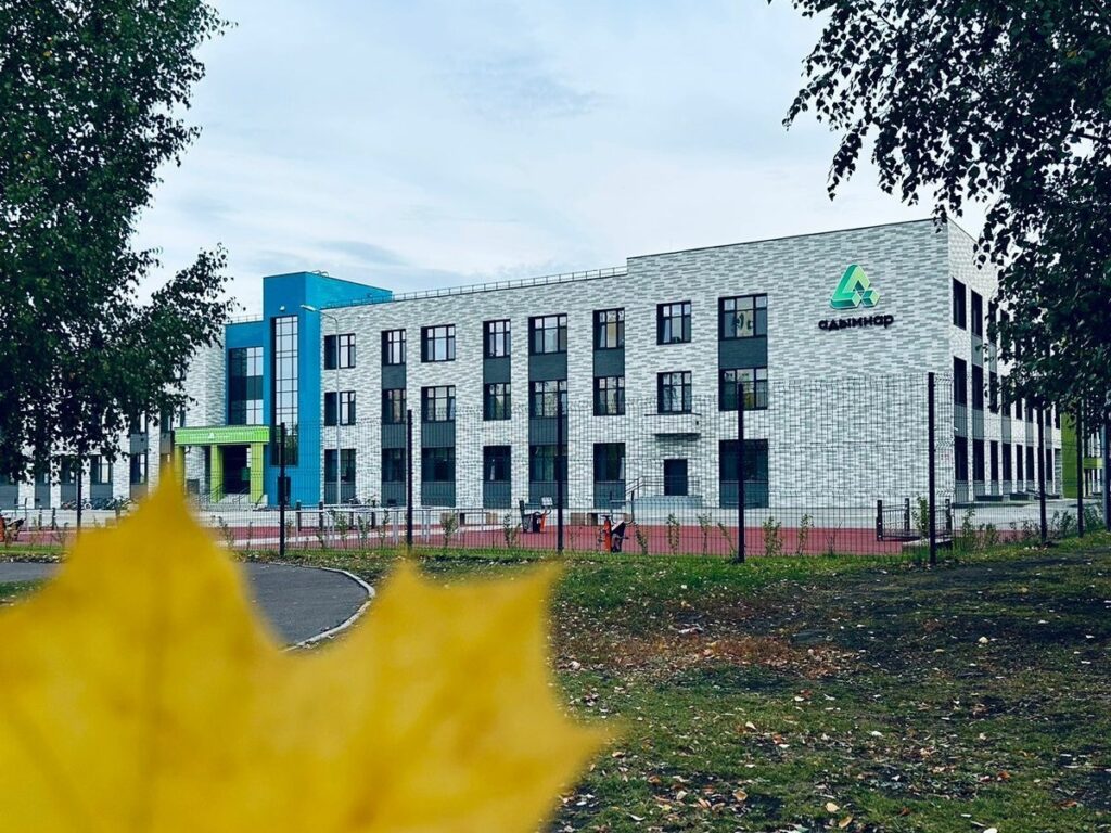 «Никого не заставляем»: в школах Татарстана набирают популярность платные классы