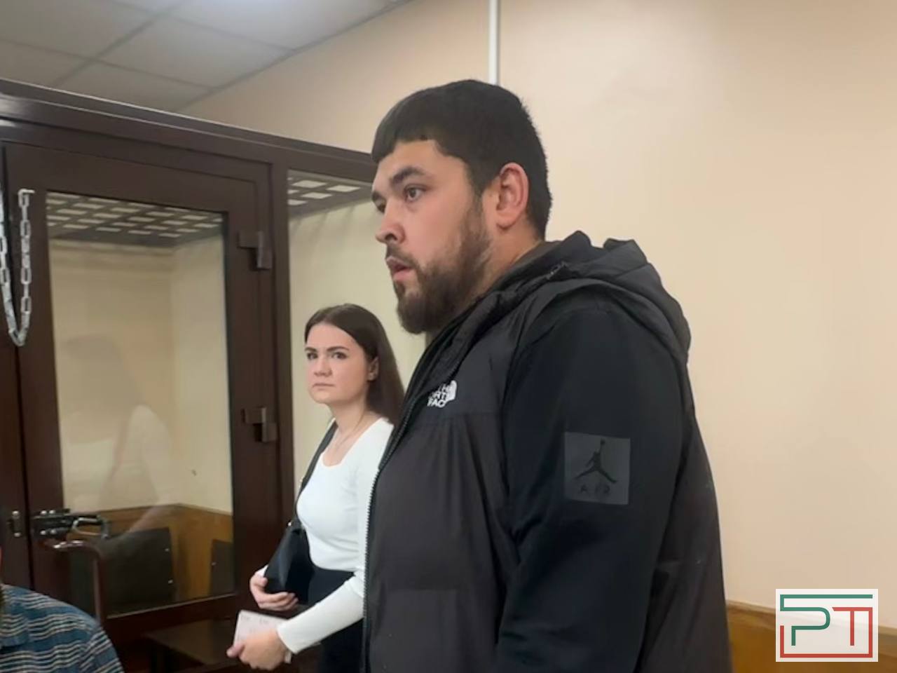 «Родители в реанимации, ребенку нужна операция»: казанец оправдывается в суде за мошенничество