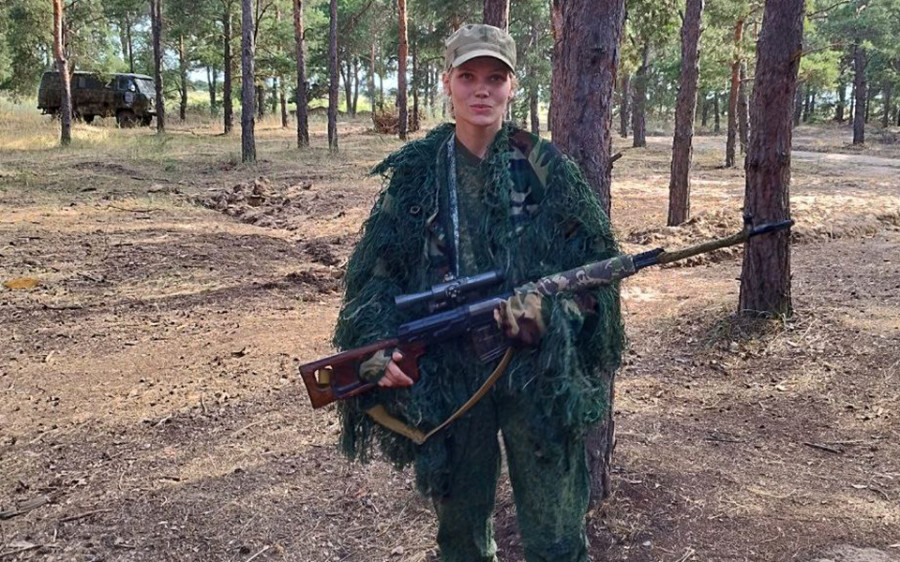 «Из-за денег так не воюют»: Марта из Татарстана рассказала о своем боевом опыте на СВО