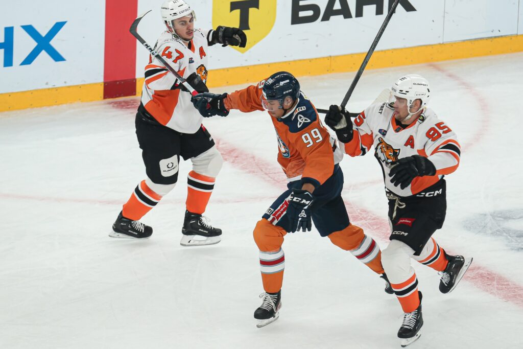 «Нефтехимик» разгромил «Амур» и выиграл второй матч подряд