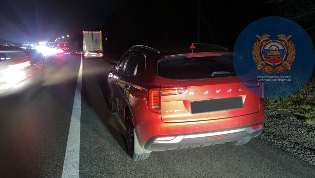 На трассе М7 водитель Haval сбил пешехода и тот попал под колеса грузовика