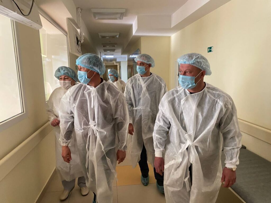 Мэр Нижнекамска поручил проверить школы после случая с отравлением