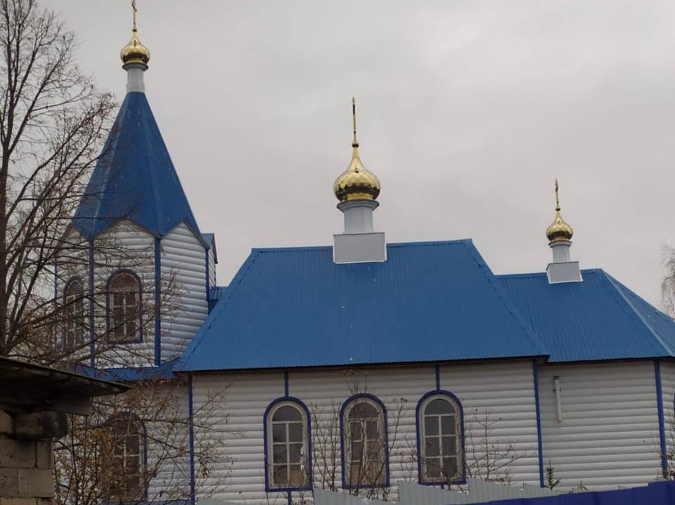 Родители погибшего бойца СВО приобрели купола на церковь в Менделеевском районе