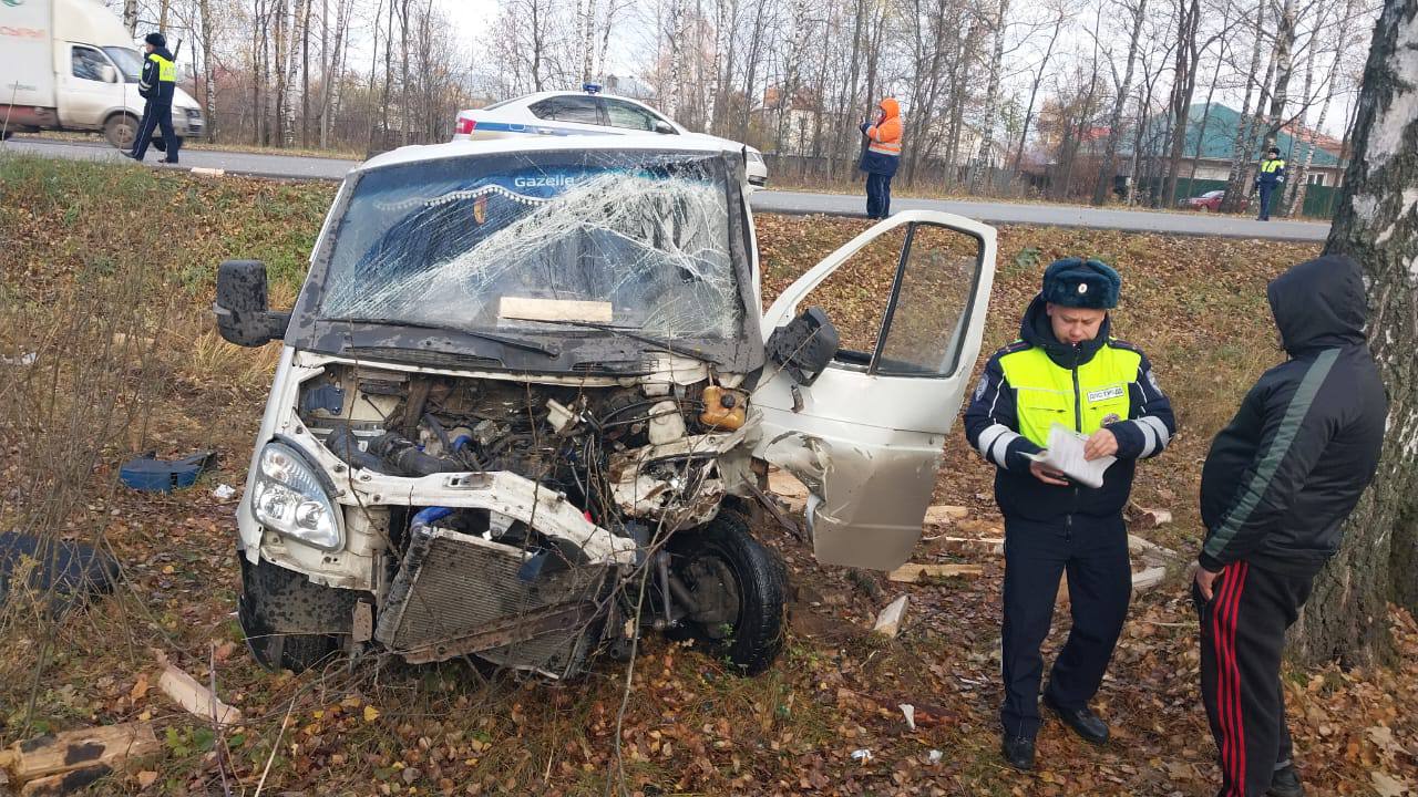В Зеленодольском районе случилась авария с тремя машинами, один водитель попал в больницу