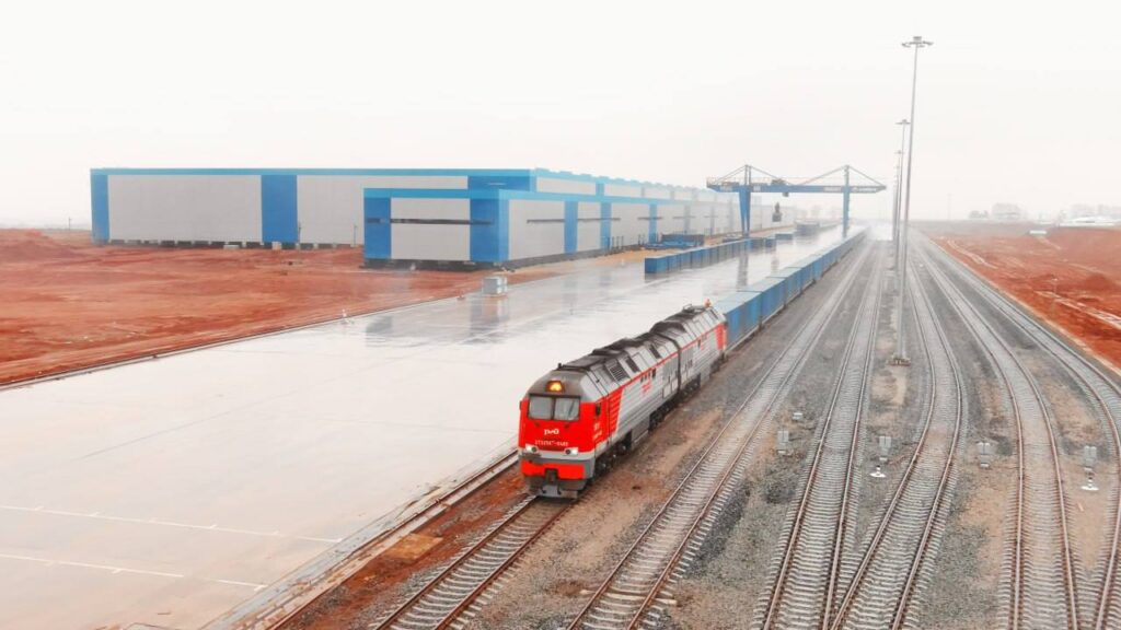 Первый экспортный поезд отправился в Китай с терминала «Один пояс, один путь»