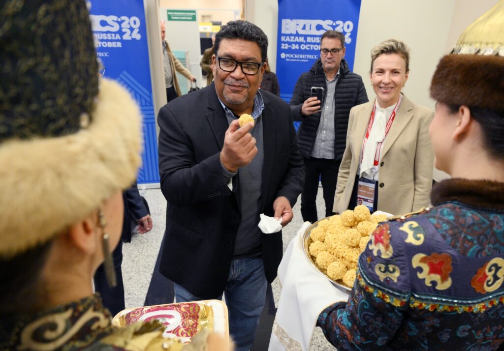 Глава МИД Никарагуа прилетел в Казань