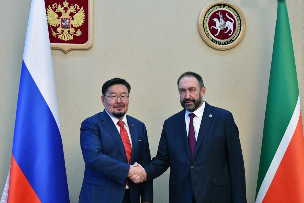 Песошин встретился с руководителем Администрации Президента Монголии