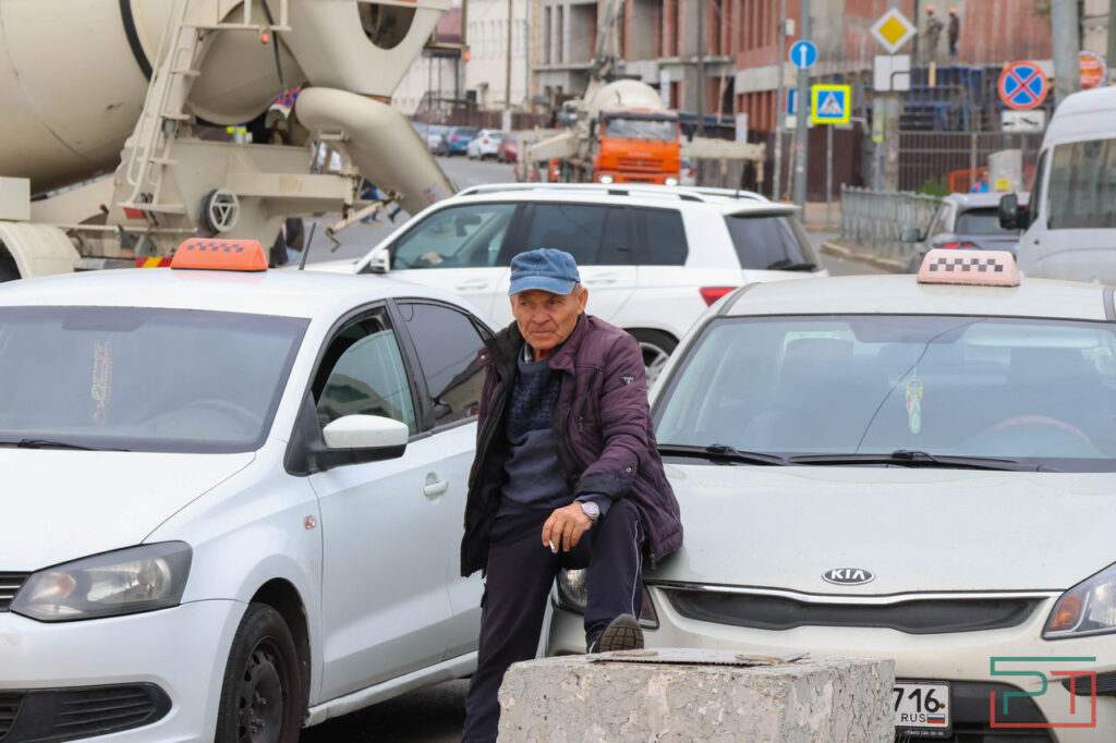 «Телеграм» вместо «Яндекса»: таксисты в Татарстане массово уходят в тень