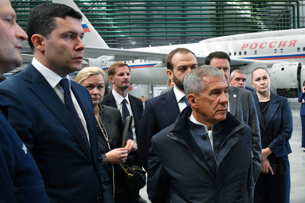 Раис Татарстана и глава Минпромторга России посетили Казанский авиационный завод