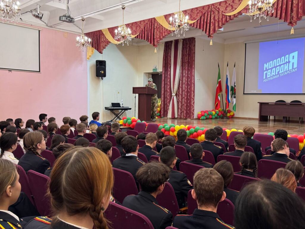 Казанские школьники встретились с ветераном СВО в рамках проекта «Наставник Z»