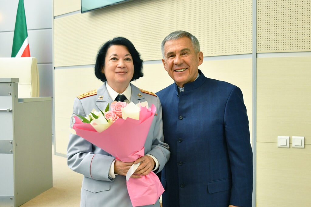 Минниханов поздравил сотрудников органов внутренних дел с профессиональным праздником