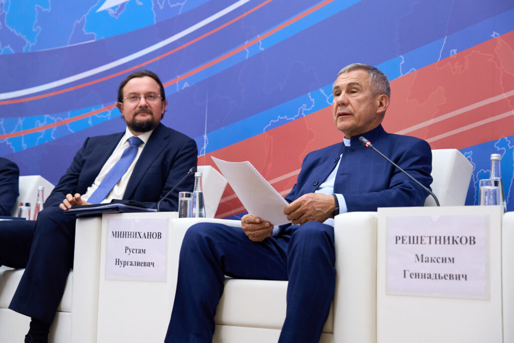 Минниханов принял участие в форуме «Технологическое лидерство: бизнес, наука и государство»