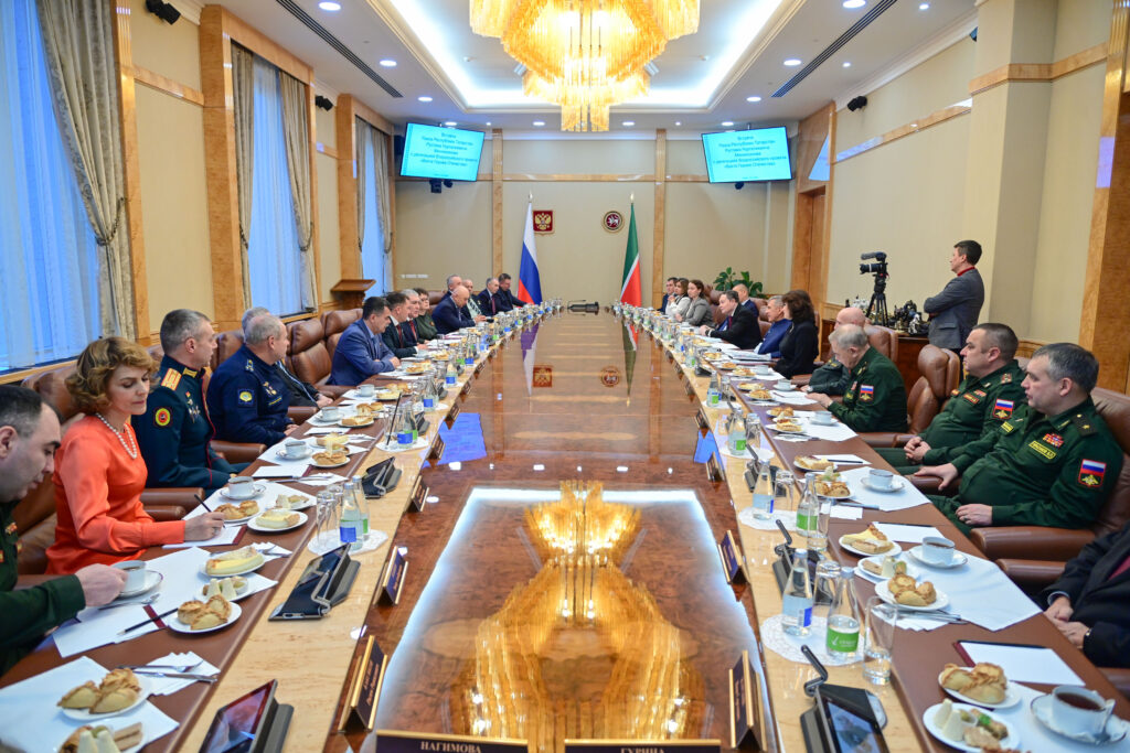 Минниханов: В условиях СВО мы увидели, насколько важно патриотическое воспитание