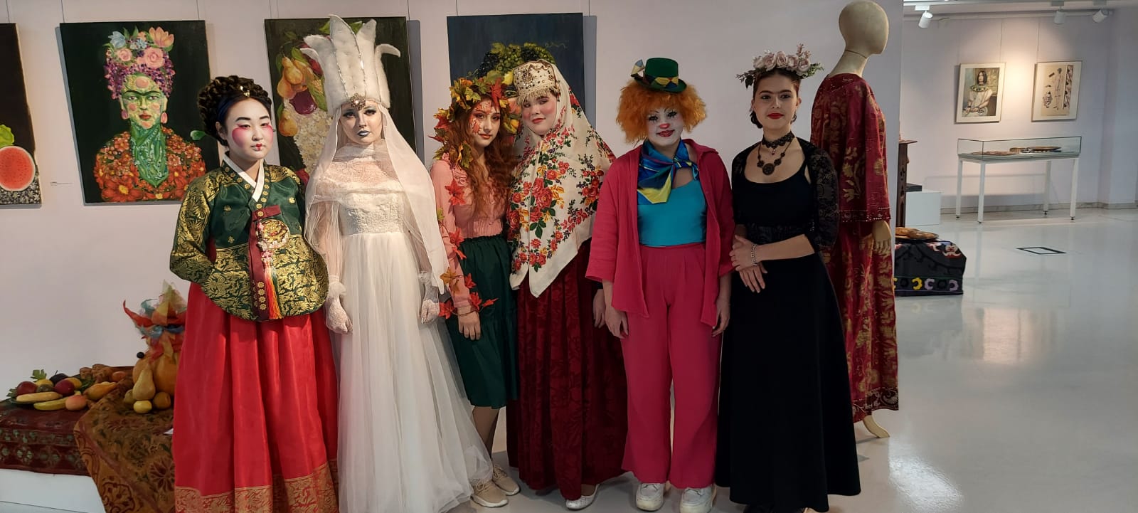 Театр начинается с гримерки: древнейшая профессия в Казани под угрозой исчезновения