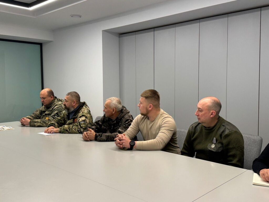 Пятерым нижнекамцам вручили медали «За помощь фронту» за поддержку бойцов СВО