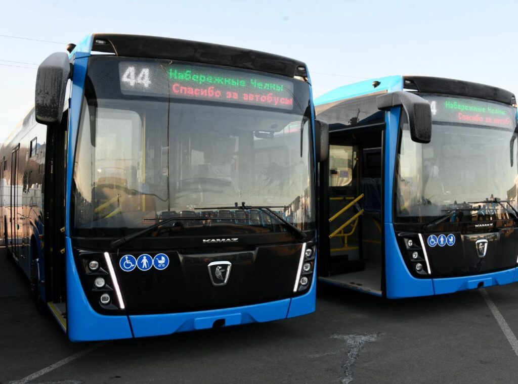 Минниханов: городские маршруты Челнов пополнили 44 новых автобуса
