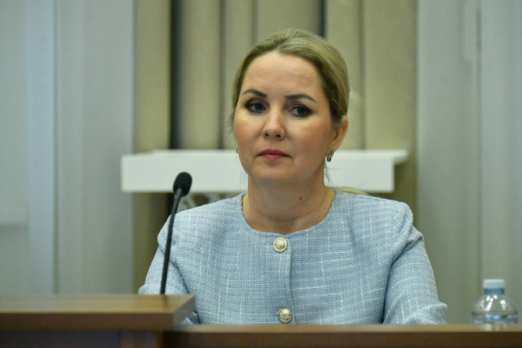 Песошин представил нового главу Управления ЗАГС коллективу