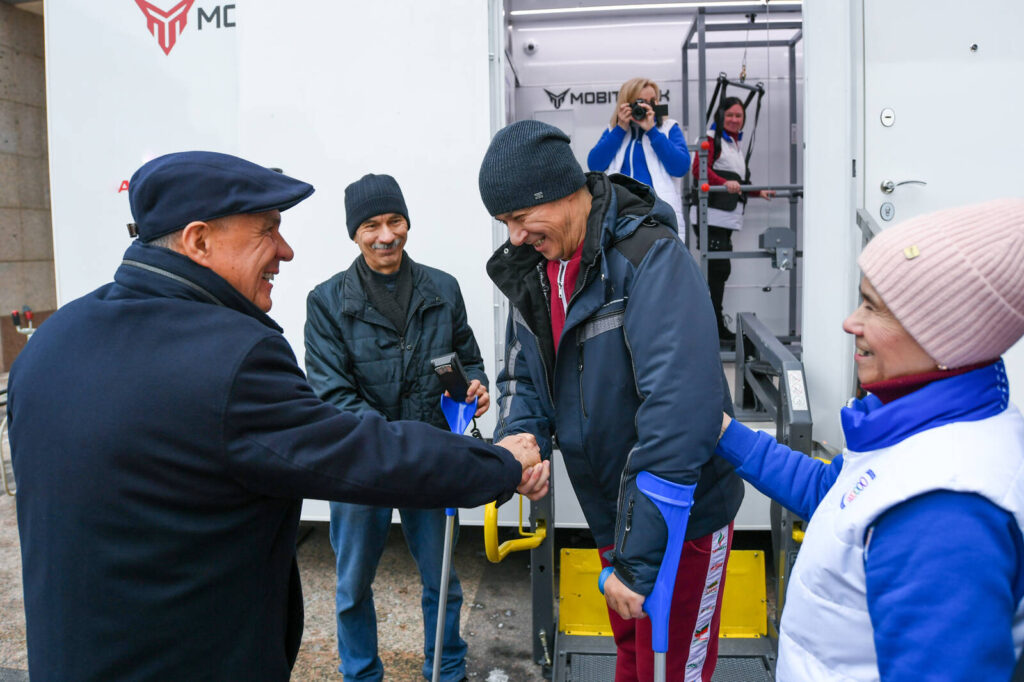 Минниханову презентовали мобильный реабилитационный комплекс