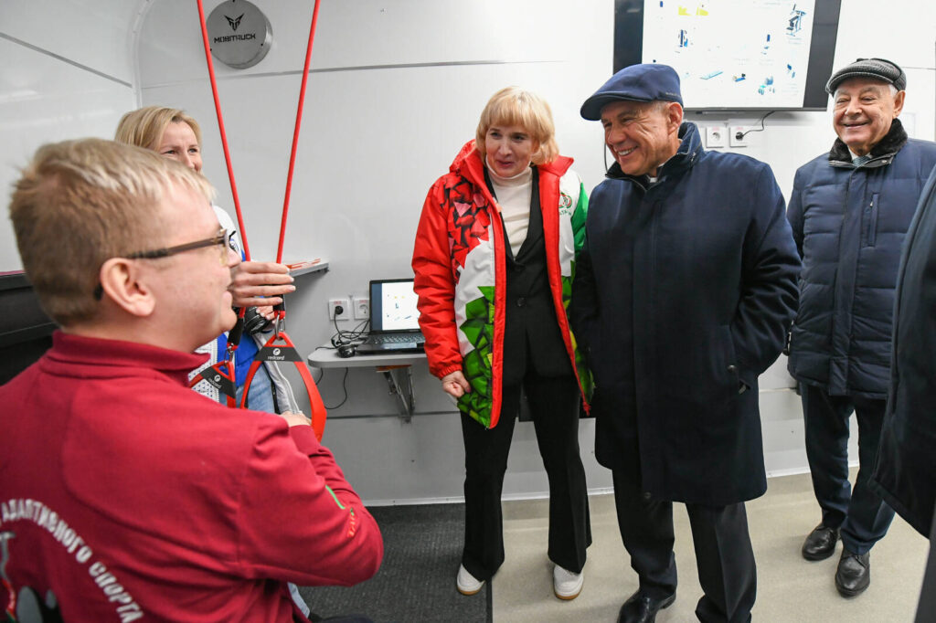 Минниханову презентовали мобильный реабилитационный комплекс