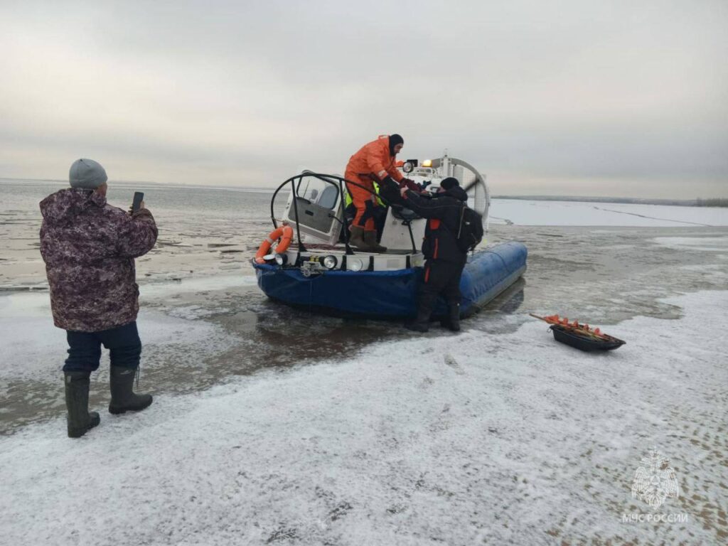 Перестанут звать на помощь?.. В Татарстане предложили брать с горе-рыбаков плату за спасение