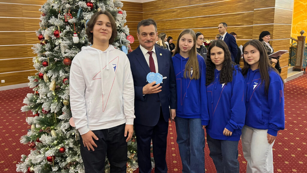 Глава Госкомитета РТ по закупкам принял участие в акции «Елка желаний»